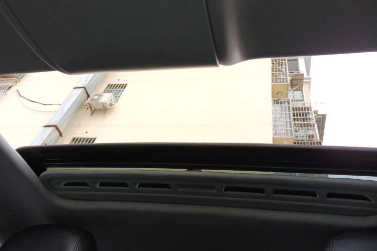 Used Volkswagen Polo 2014 1.6L Automatic Luxury Edition Headliner