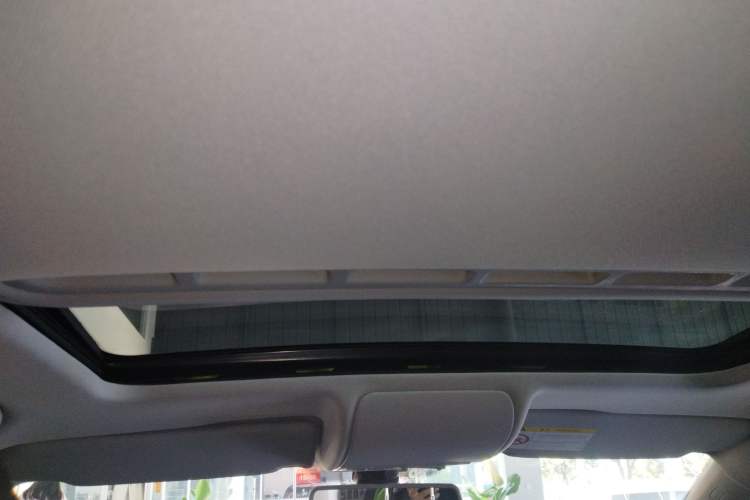Used Volkswagen Polo 2014 1.6L Automatic Luxury Edition Headliner