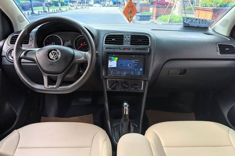 Used Volkswagen Polo 2014 1.6L Automatic Comfort Edition Interior 1