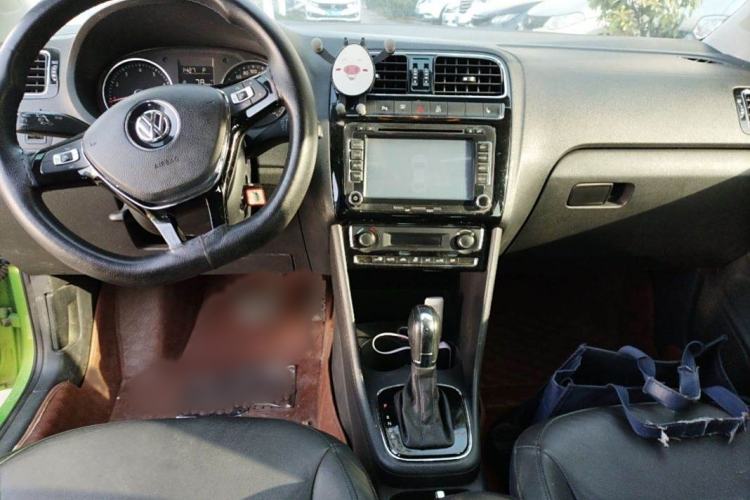 Used Volkswagen Polo 2014 1.6L Automatic Luxury Edition Interior 1