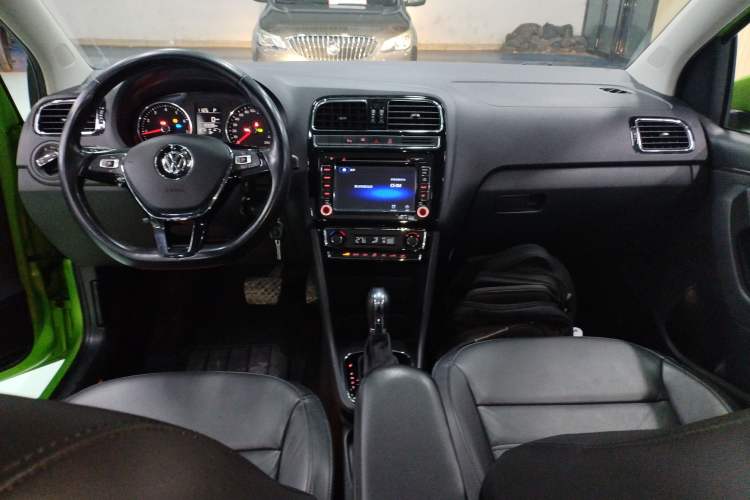 Used Volkswagen Polo 2014 1.6L Automatic Luxury Edition Interior 2