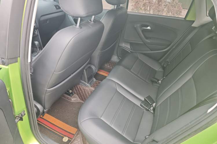Used Volkswagen Polo 2014 1.6L Automatic Comfort Edition Interior 2