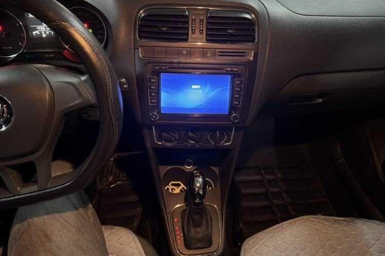 Used Volkswagen Polo 2014 1.6L Automatic Comfort Edition Interior 3