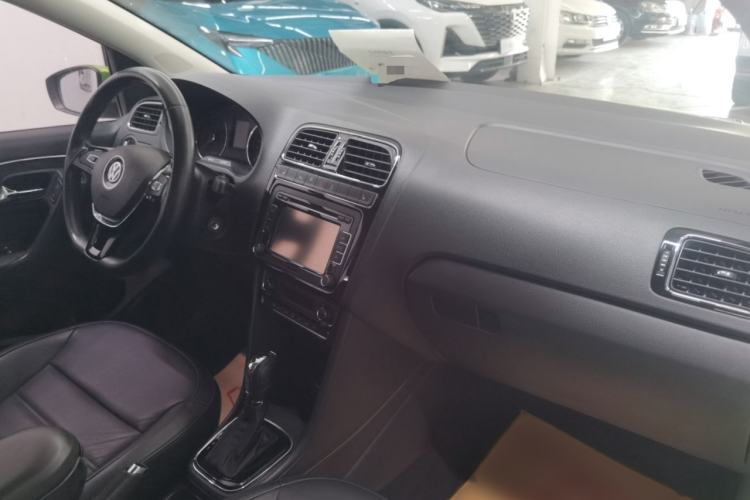 Used Volkswagen Polo 2014 1.6L Automatic Luxury Edition Interior 3