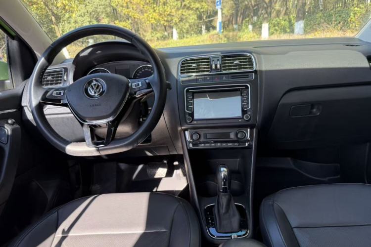 Used Volkswagen Polo 2014 1.6L Automatic Luxury Edition Interior 4