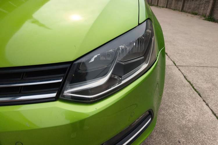 Used Volkswagen Polo 2014 1.6L Automatic Luxury Edition Left Front Headlight