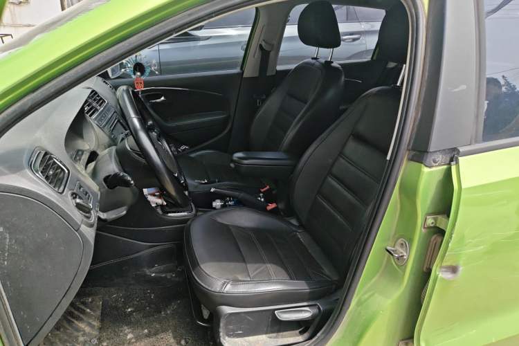 Used Volkswagen Polo 2014 1.6L Automatic Luxury Edition Left Front Seat