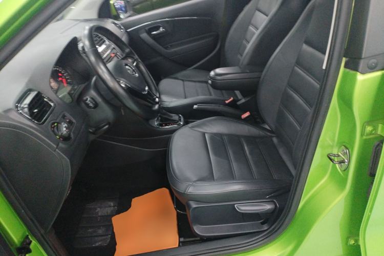 Used Volkswagen Polo 2014 1.6L Automatic Luxury Edition Left Front Seat