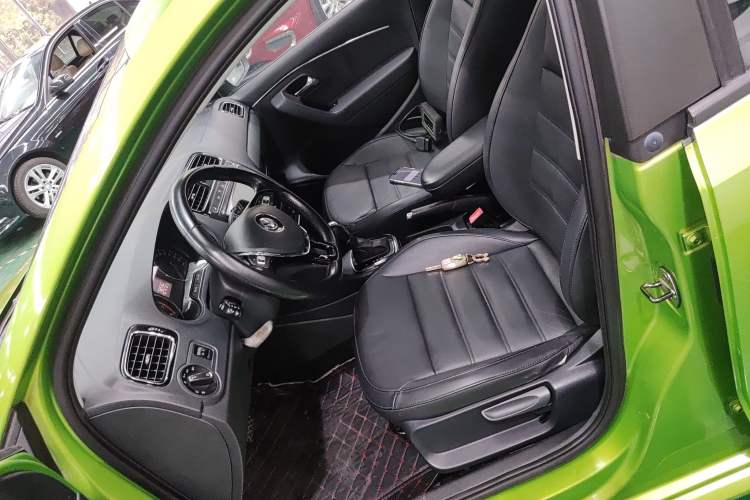 Used Volkswagen Polo 2014 1.6L Automatic Luxury Edition Left Front Seat