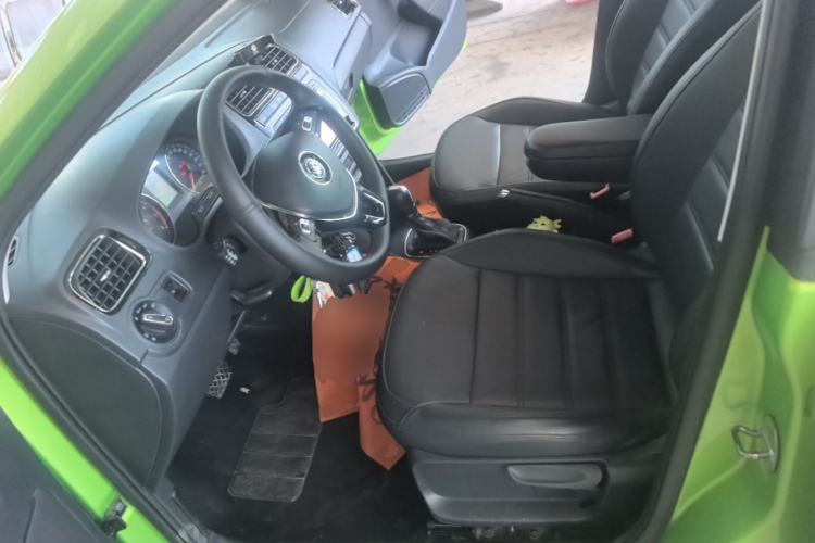 Used Volkswagen Polo 2014 1.6L Automatic Luxury Edition Left Front Seat