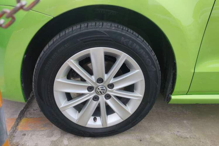 Used Volkswagen Polo 2014 1.6L Automatic Comfort Edition Left Front Wheel Hub