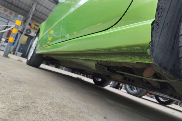 Used Volkswagen Polo 2014 1.6L Automatic Comfort Edition Left Side Sill