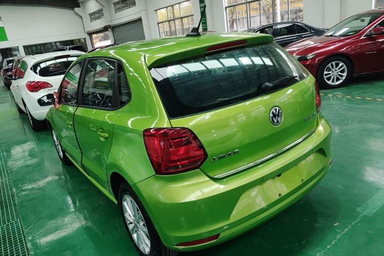 Used Volkswagen Polo 2014 1.6L Automatic Luxury Edition Rear Left 45 Deg