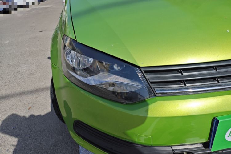 Used Volkswagen Polo 2014 1.4L Manual Fashion Edition Right Front Headlight