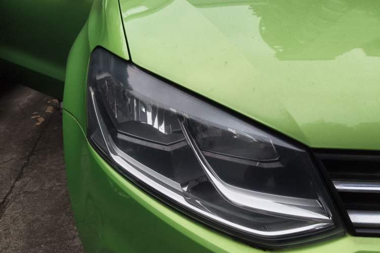 Used Volkswagen Polo 2014 1.6L Automatic Luxury Edition Right Front Headlight
