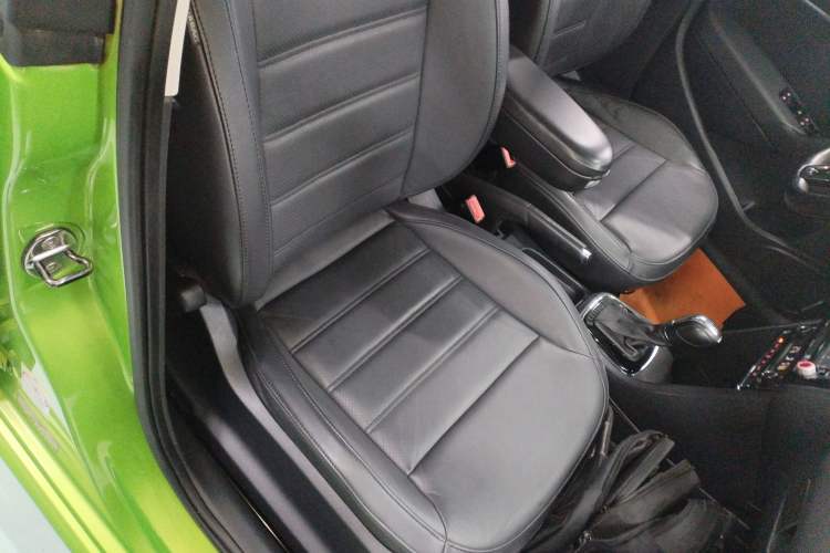 Used Volkswagen Polo 2014 1.6L Automatic Luxury Edition Right Front Seat