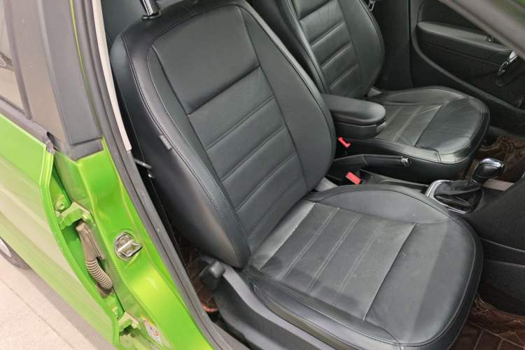 Used Volkswagen Polo 2014 1.6L Automatic Luxury Edition Right Front Seat