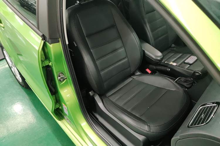 Used Volkswagen Polo 2014 1.6L Automatic Luxury Edition Right Front Seat