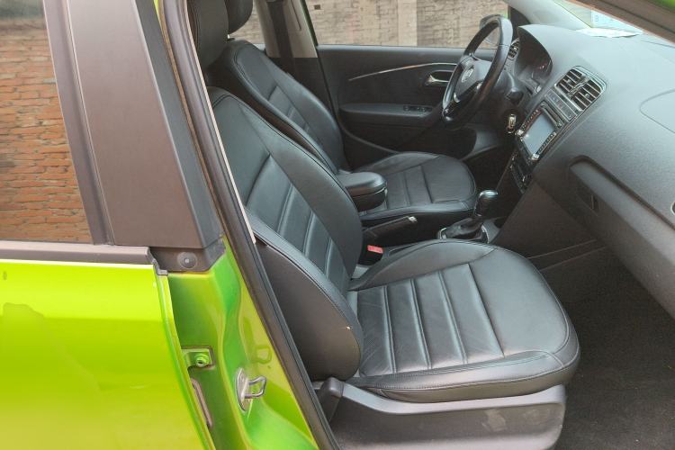 Used Volkswagen Polo 2014 1.6L Automatic Luxury Edition Right Front Seat