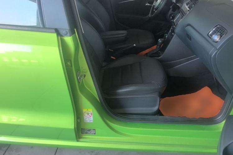 Used Volkswagen Polo 2014 1.6L Automatic Luxury Edition Right Front Seat