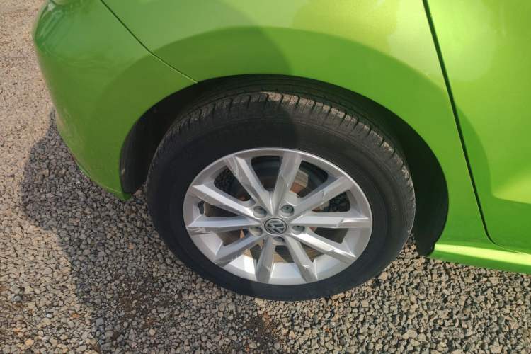 Used Volkswagen Polo 2014 1.6L Automatic Luxury Edition Right Rear Wheel Hub