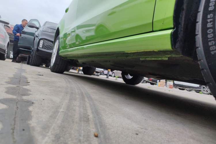 Used Volkswagen Polo 2014 1.6L Automatic Comfort Edition Right Side Sill