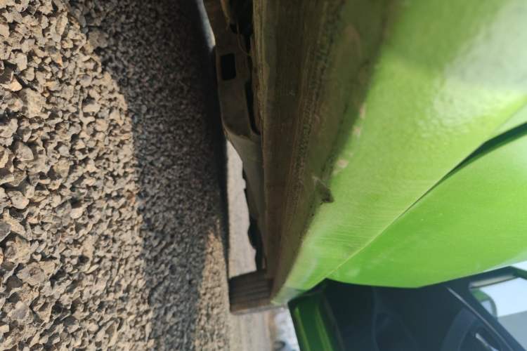 Used Volkswagen Polo 2014 1.6L Automatic Luxury Edition Right Side Sill