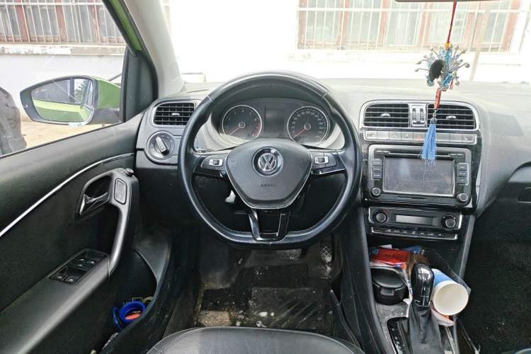 Used Volkswagen Polo 2014 1.6L Automatic Luxury Edition Steering Wheel