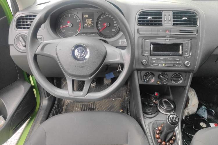 Used Volkswagen Polo 2014 1.4L Manual Fashion Edition Steering Wheel