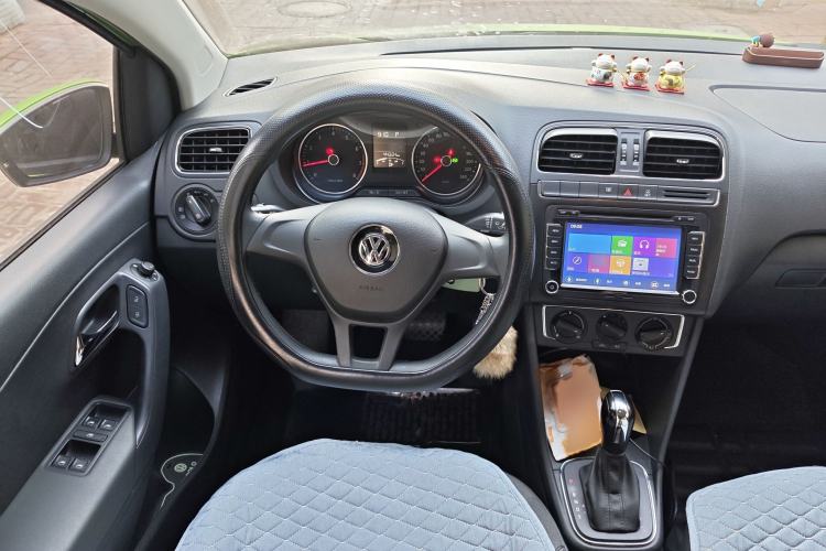 Used Volkswagen Polo 2014 1.6L Automatic Comfort Edition Steering Wheel