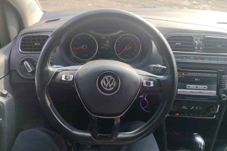Used Volkswagen Polo 2014 1.6L Automatic Luxury Edition Steering Wheel