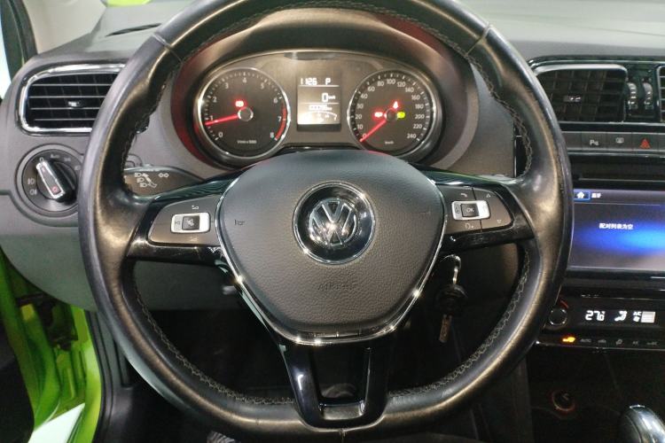 Used Volkswagen Polo 2014 1.6L Automatic Luxury Edition Steering Wheel