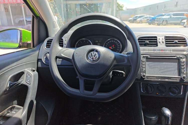 Used Volkswagen Polo 2014 1.6L Automatic Comfort Edition Steering Wheel