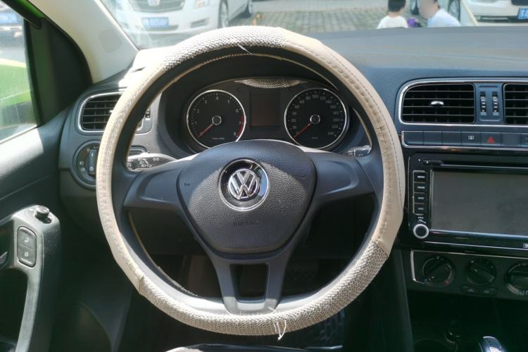 Used Volkswagen Polo 2014 1.4L Automatic Comfort Edition Steering Wheel