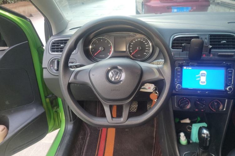 Used Volkswagen Polo 2014 1.6L Automatic Comfort Edition Steering Wheel