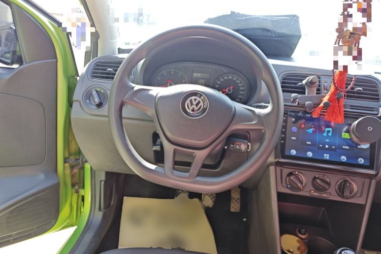 Used Volkswagen Polo 2014 1.4L Manual Fashion Edition Steering Wheel