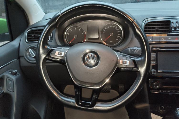 Used Volkswagen Polo 2014 1.6L Automatic Luxury Edition Steering Wheel