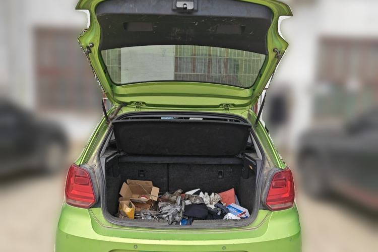 Used Volkswagen Polo 2014 1.6L Automatic Luxury Edition Trunk
