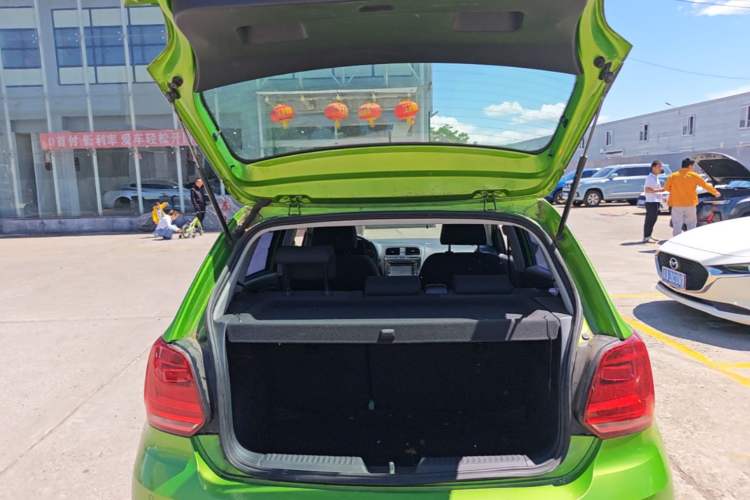 Used Volkswagen Polo 2014 1.6L Automatic Comfort Edition Trunk