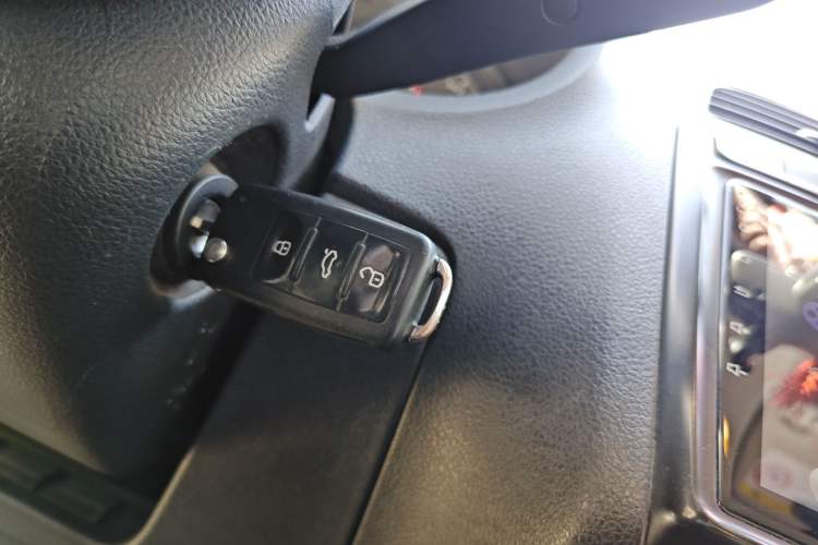 Used Volkswagen Polo 2014 1.4L Manual Fashion Edition Vehicle Key