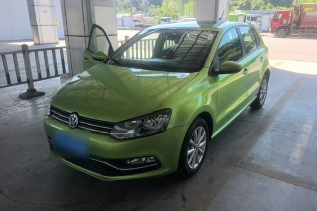 Volkswagen Polo 2014 1.6L Automatic Luxury Edition مستعملة