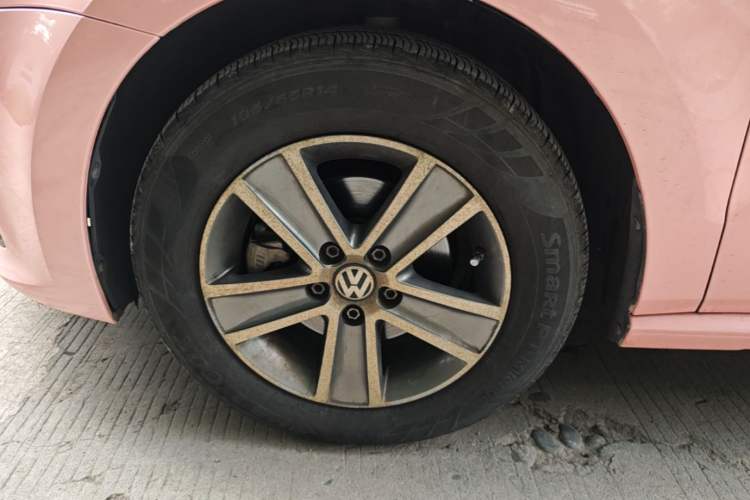 Used Volkswagen Polo 2014 1.4L Manual Fashion Edition Left Front Wheel Hub