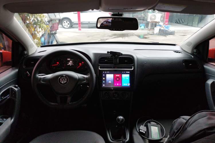 Used Volkswagen Polo 2014 1.4L Manual Fashion Edition Center Console