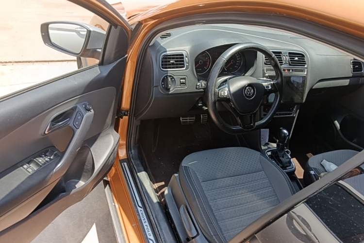 Used Volkswagen Polo 2014 1.6L Cross Polo Automatic Driver Seat