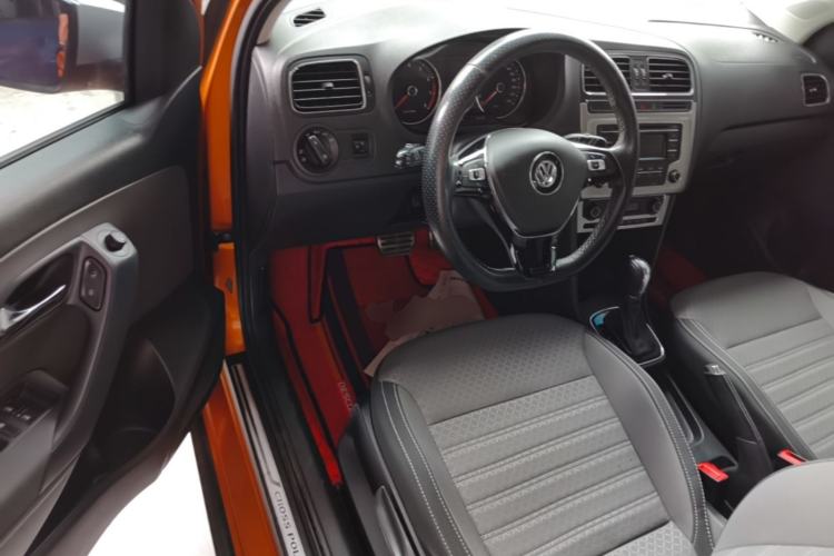 Used Volkswagen Polo 2014 1.6L Cross Polo Automatic Driver Seat