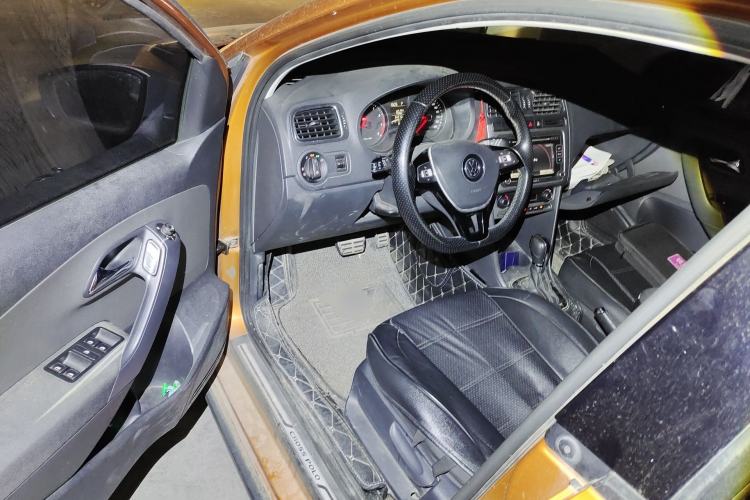 Used Volkswagen Polo 2014 1.6L Cross Polo Automatic Driver Seat