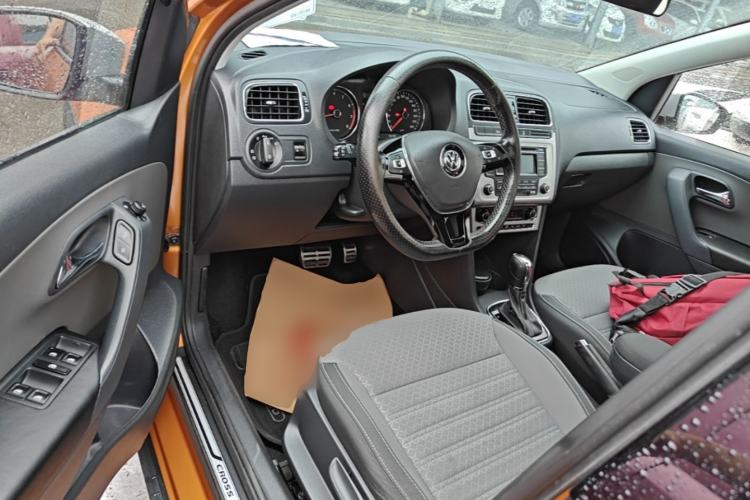 Used Volkswagen Polo 2014 1.6L Cross Polo Automatic Driver Seat