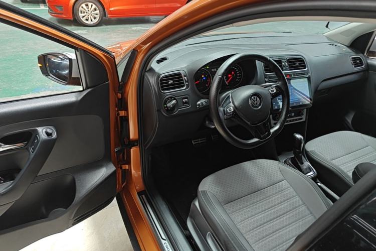 Used Volkswagen Polo 2014 1.6L Cross Polo Automatic Driver Seat