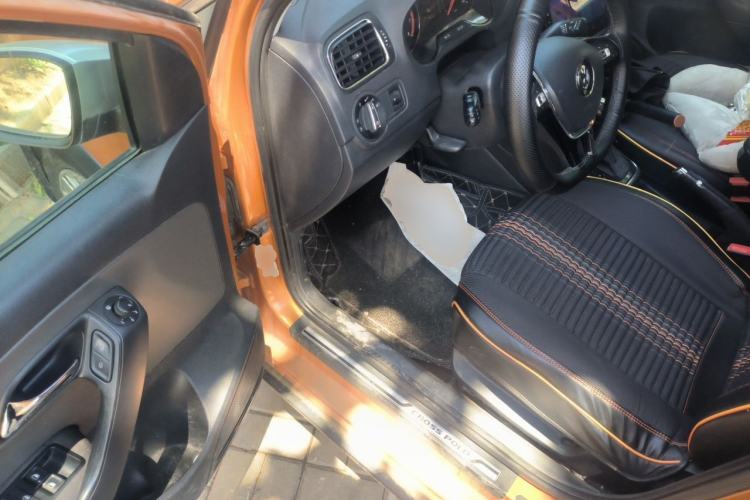 Used Volkswagen Polo 2014 1.6L Cross Polo Automatic Driver Seat