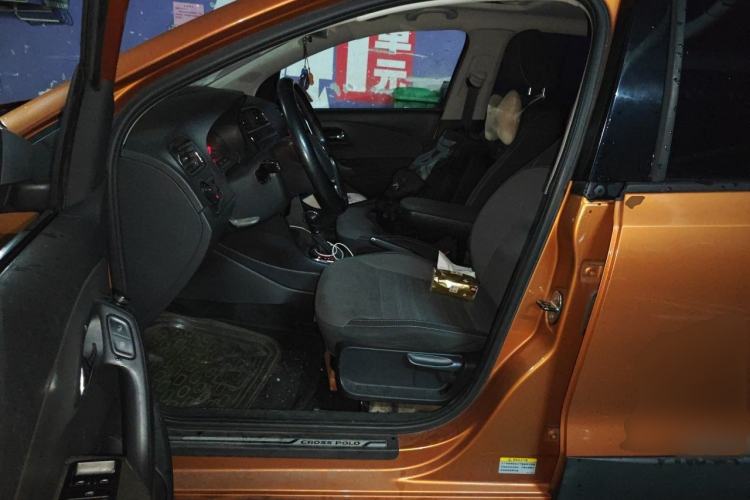 Used Volkswagen Polo 2014 1.6L Cross Polo Automatic Driver Seat